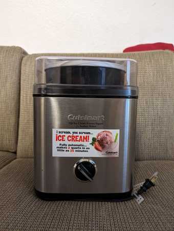 Cuisinart 2 Qt Ice Cream, Frozen Yogurt & Sorbet Maker 2