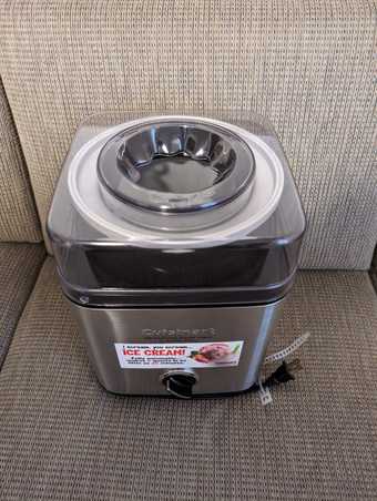 Cuisinart 2 Qt Ice Cream, Frozen Yogurt & Sorbet Maker 3