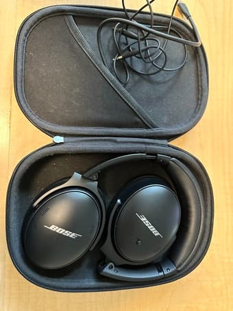 Bose Quietcomfort 45 Headphones 1