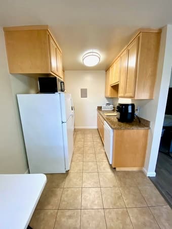 Cal Ave Room for Rent (May-July) 2