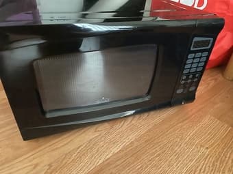 .7 CU. FT. 700 Watt, Touch Control, Black Microwave Oven 1
