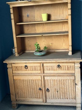 [Selling] Selling solid wood hutch dresser 1