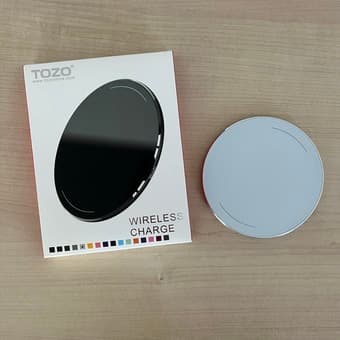 wireless iPhone chargers and stands 3