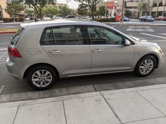 2017 Volkswagen Golf 2