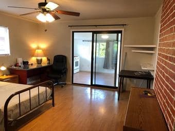 400 sqft 1BR/1BA unit for rent in Menlo Park from April 25. 3
