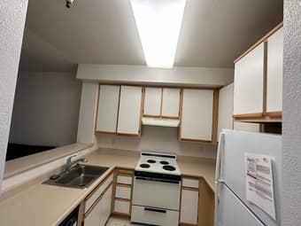 Large Furnished 1 Bed 1 Bath near Stanford 3