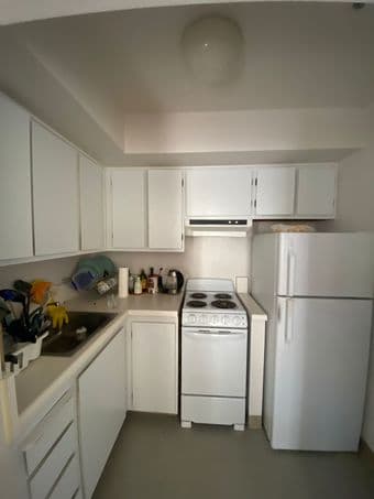 Furnished 2-Bedroom Apt for Summer on Campus 2
