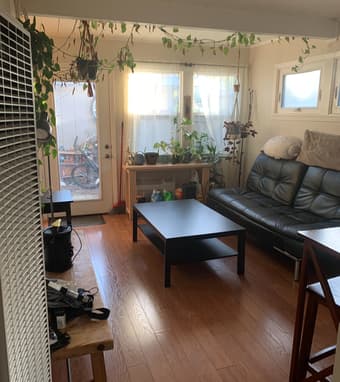1 bedroom in a 2Br1Ba in duplex 3