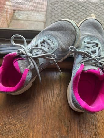 New Balance women's sneaker 2