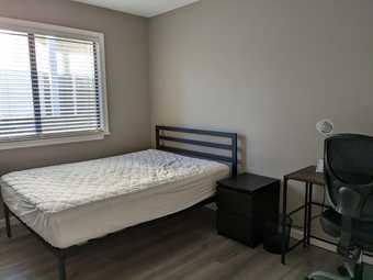 URGENT: Cheap furnished room in a 4 BR house 1