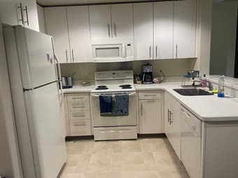 Munger Summer Sublet -- 1 bedroom available 1