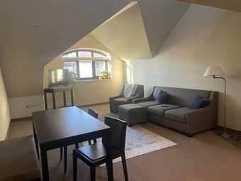 Munger Summer Sublet -- 1 bedroom available 3