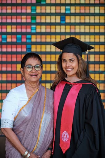 EXPERIENCED PHOTOGRAPHER FOR GRAD SESSIONS 4