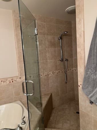 Large room in RWC near the Alameda and shops 3