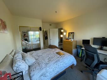 Bright and spacious Master Bedroom near Cal Ave- Washer dryer in unit 1