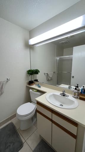 Bright and spacious Master Bedroom near Cal Ave- Washer dryer in unit 4