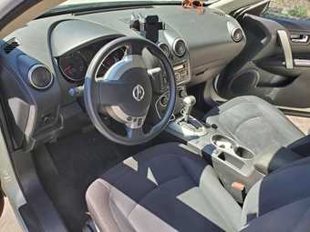 2013 Nissan Rogue with 2 years coverage, clean title 3