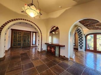 Lux Bedroom or Master Bedroom with Stanford Grads next to Campus 1