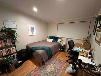 Bedroom with shared bathroom in a beautiful Palo Alto house 1