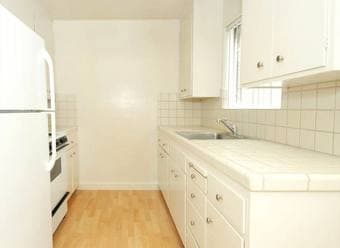 looking for a Female roommate for a 2B/1B apartment 2