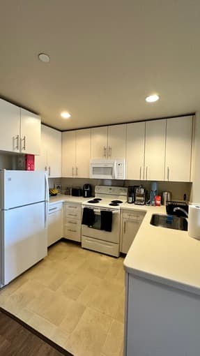 LUXE PREMIUM MUNGER STUDIO (~Jun 8 to ~Sep 15); $2668/month 3