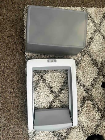Selling automatic cat litter box and litter tray refills 2