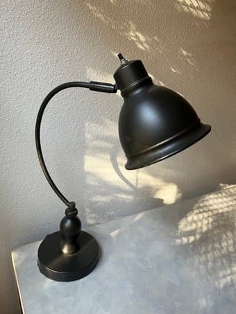 Desk lamp 1