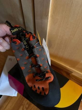 NEW La Sportiva Tarantulace Climbing Shoes (for Men - Size: 9.5) 1