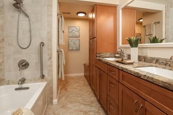 Beautiful 1 BR/1 BA in quiet Redwood City area, private pool access 2