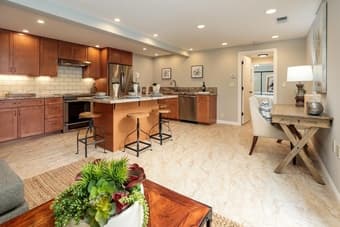 Beautiful 1 BR/1 BA in quiet Redwood City area, private pool access 4