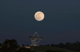 Unique Graduation Photos! 1