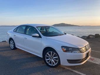 Volkswagen Passat 2012 - $4,750 2
