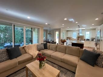 Summer Sublet in a massive modern house right off campus (6/21-9/21) 4