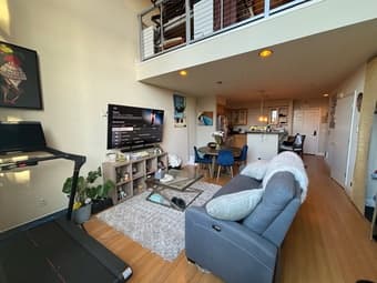 1 Bedroom with loft. Close to Campus Available June 9th to move in 4
