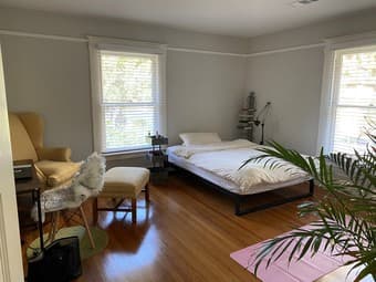 2 rooms in 3B/1BA close to University Ave 2