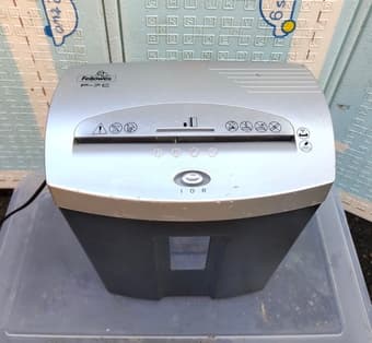 Fellowes P-7C Paper Shredder 1