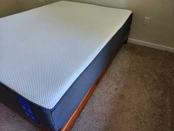 Nectar Memory Foam Mattress + Bed Frame + 2 cooling Pillows +Sheet set 4