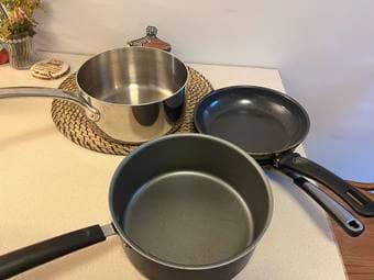 pots and white board 1