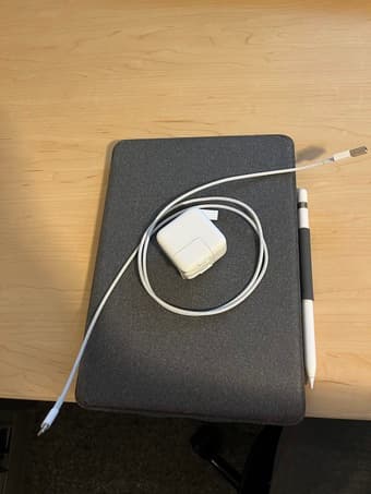 7th Gen Apple iPad A10 Fusion Chip 128GB - Silver 2