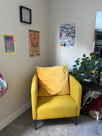 MOVING OUT SALE! Furniture, kitchen, plants. To go b4 Friday. 2