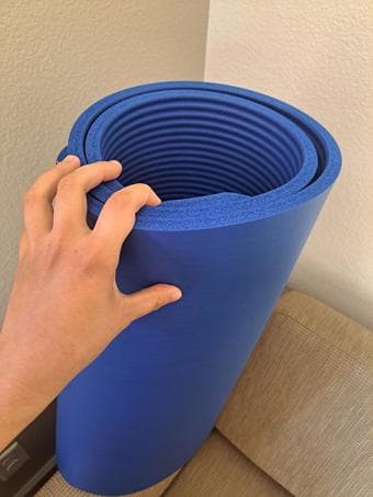 SELLING BARED USED YOGA MAT @ $5 1