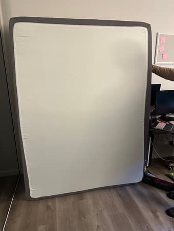 Queen size mattress 2