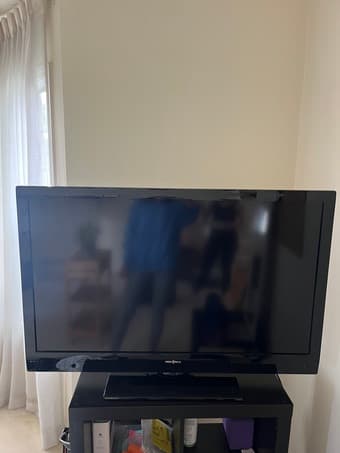 43” Insignia TV 1
