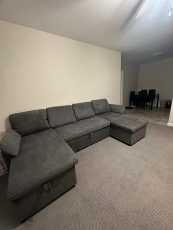 Furnished Master Bedroom w Private bathroom(female)-Utilities Included 4