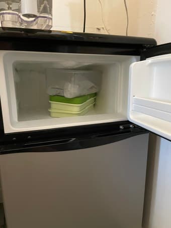 Mini Fridge with Freezer 2