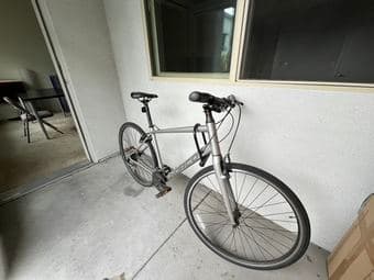 Norco hybrid bike (+ lock) 3