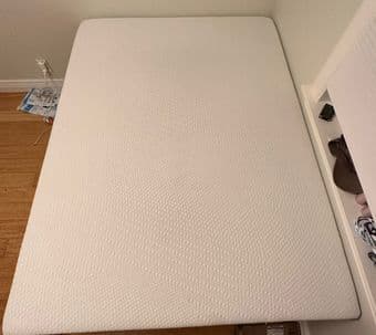 Bed frame, mattress and pillows 1