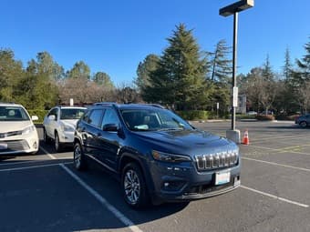 2019 Jeep Cherokee Latitude Plus Sport Utility 4D - 45,000 miles 2