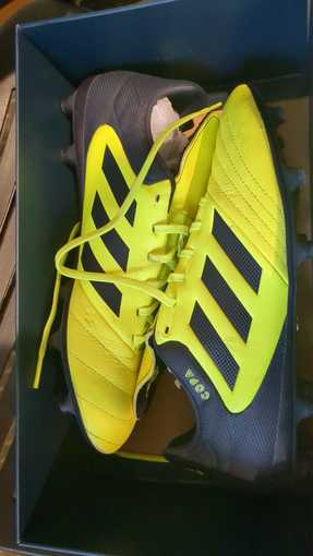 Soccer Adidas cleats 10.5 - barely used 1