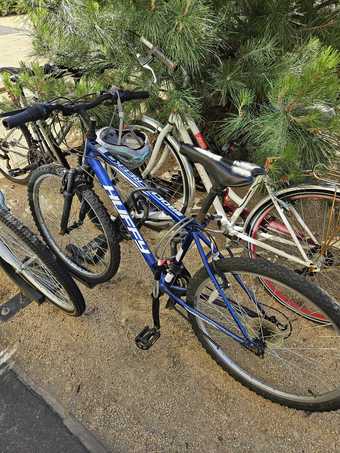 $100 - commuter bike plus helmet and lock, great condition 1